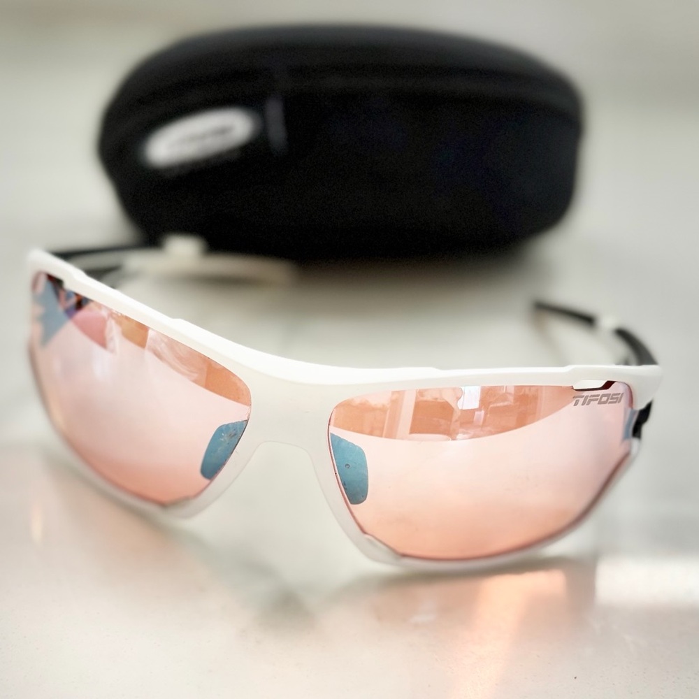 Tifosi Optics White & Black Frame Performance Sunglasses w Interchangeable Lens